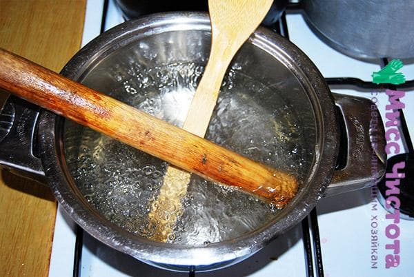 прање дрвеног кухињског прибора